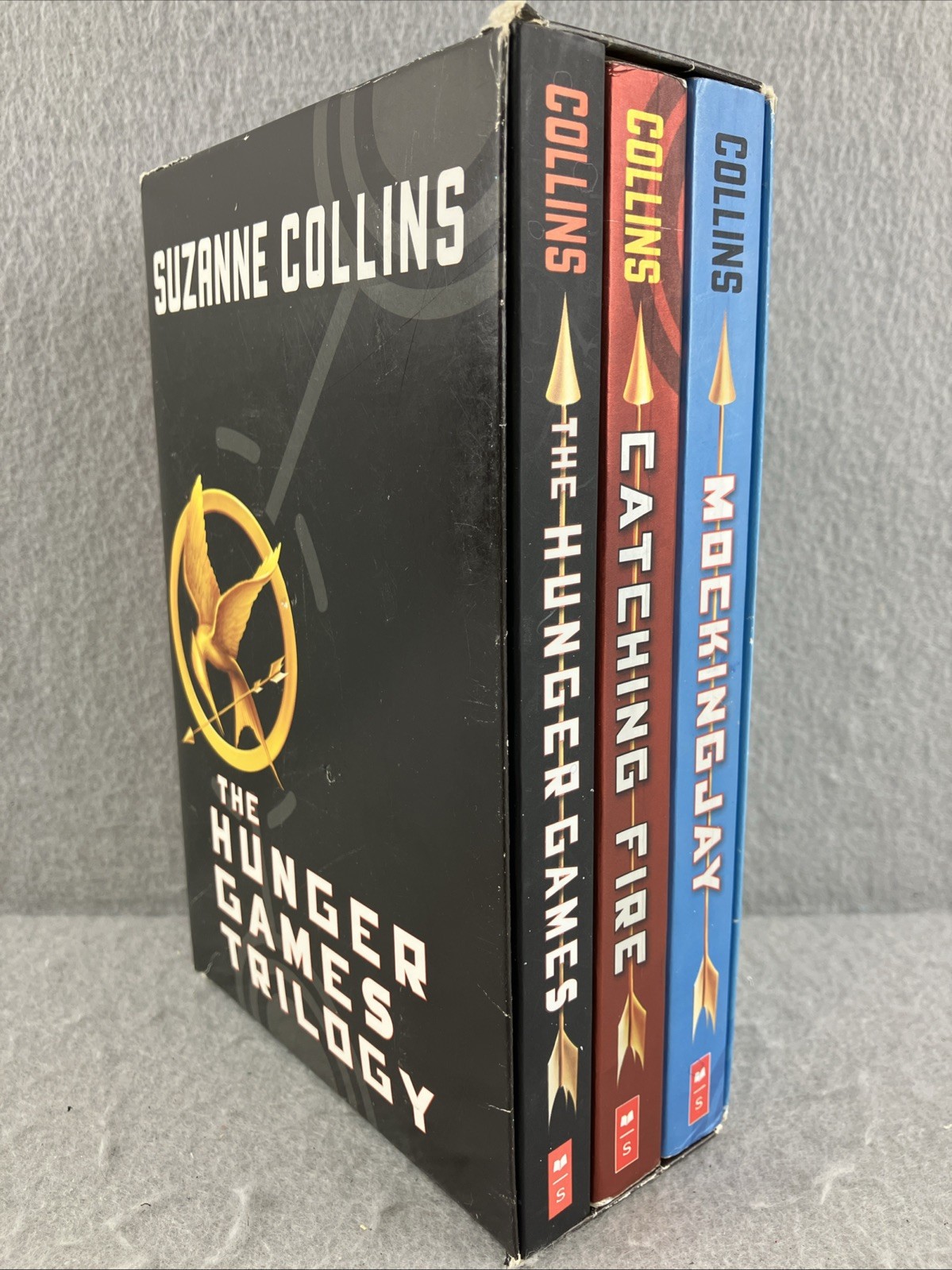 The Hunger Games Trilogy Paperback Boxed Set Suzanne Collins 1-3 / 3 Volumes