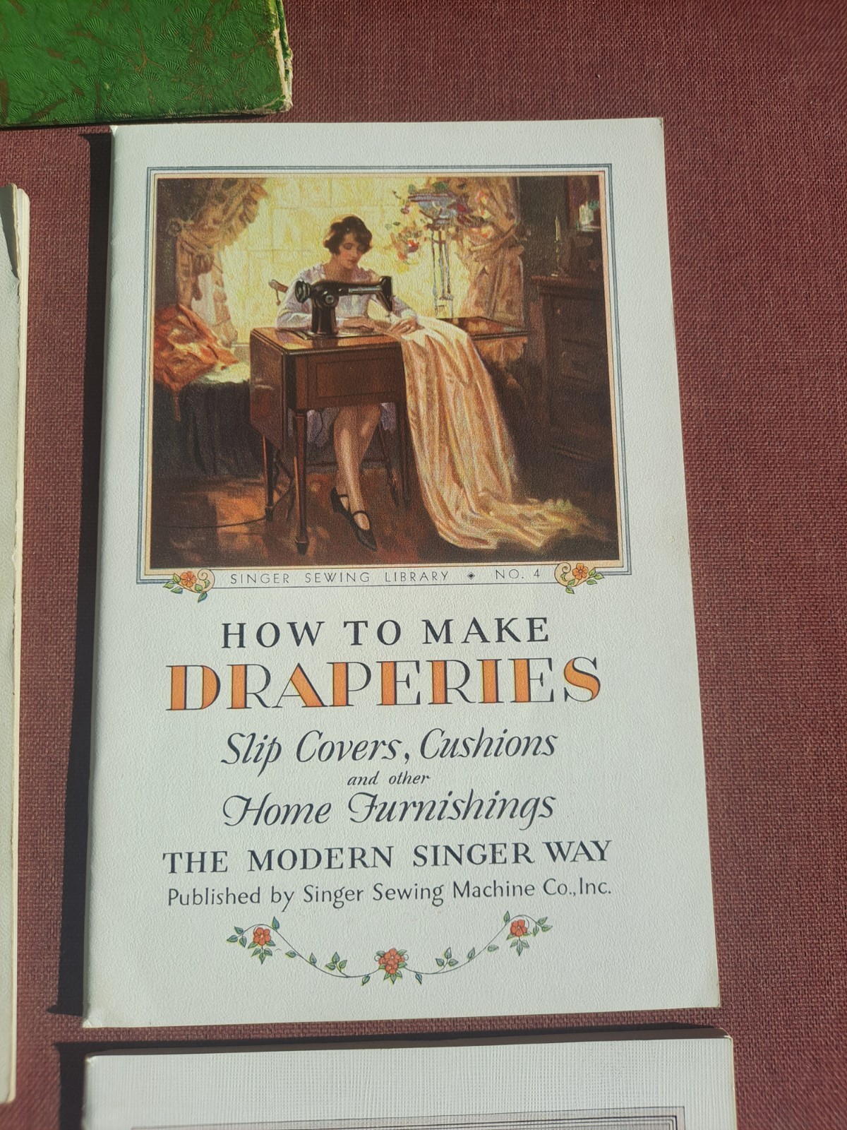 MINT CONDITION! Singer Sewing Library 4 Booklets with Slip Cover Vintage 1930-32