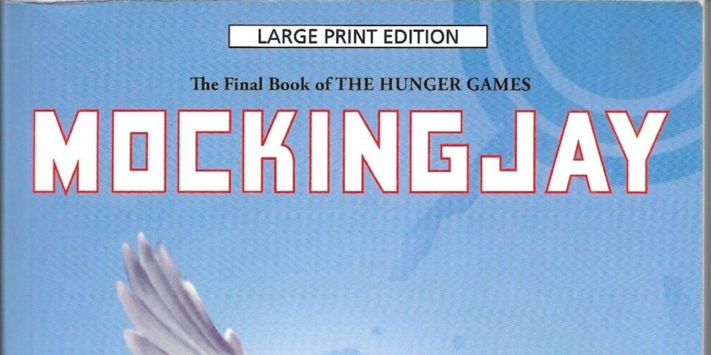 2012 Suzanne Collins Mockingjay Large Print Hunger Games Trade Paperback Book