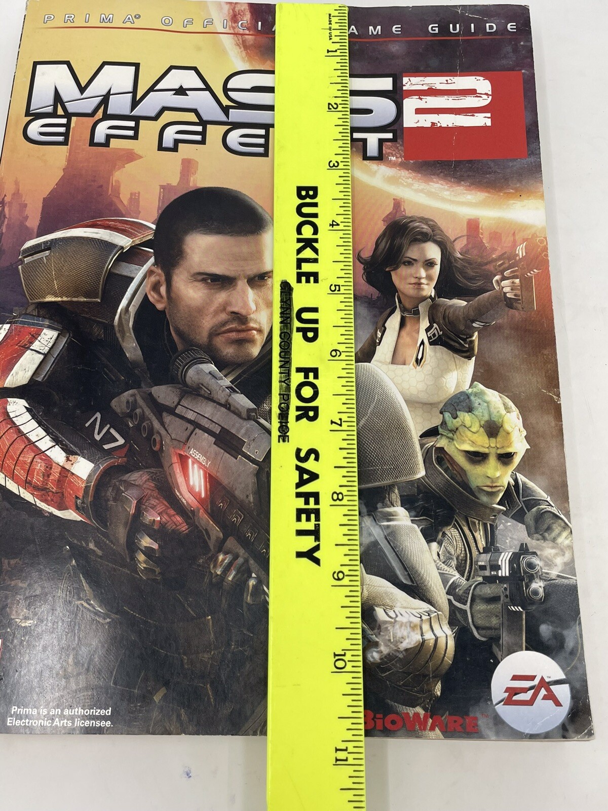 MASS EFFECT 2 COVERS ALL PLATFORMS AND ALL DLC PRIMA By Prima Games 2010