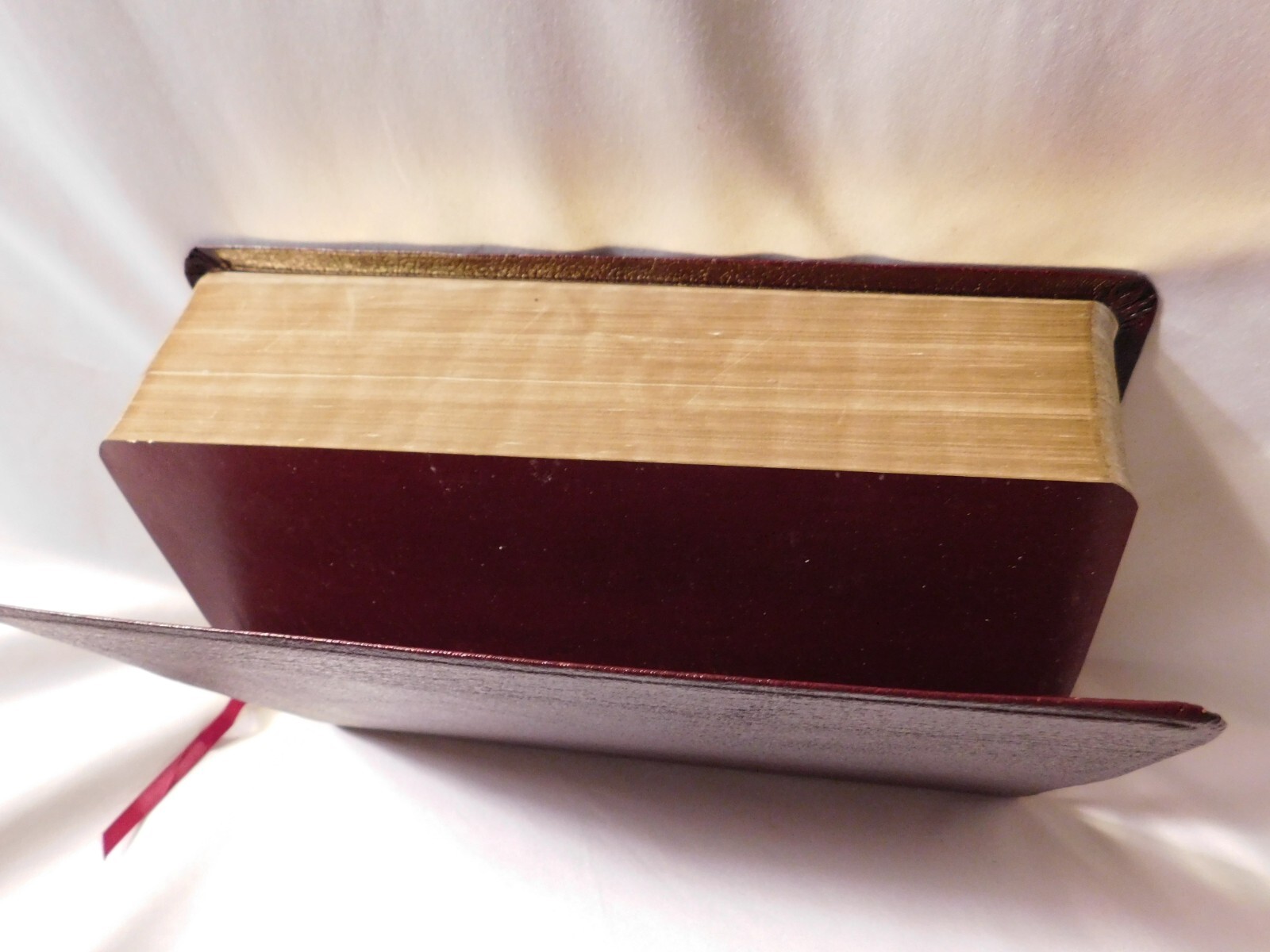 Holy Bible New International Version Old and New Testaments Bonded Leather