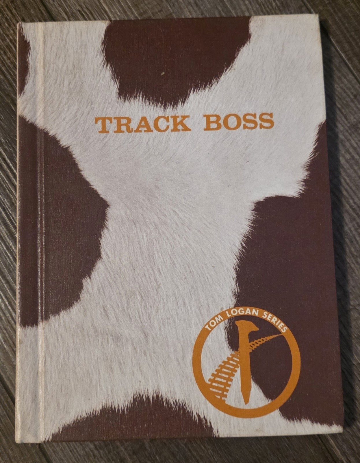 Vtg Tom Logan Series Track Boss Edna Walker Chandler Benefic Press 1969