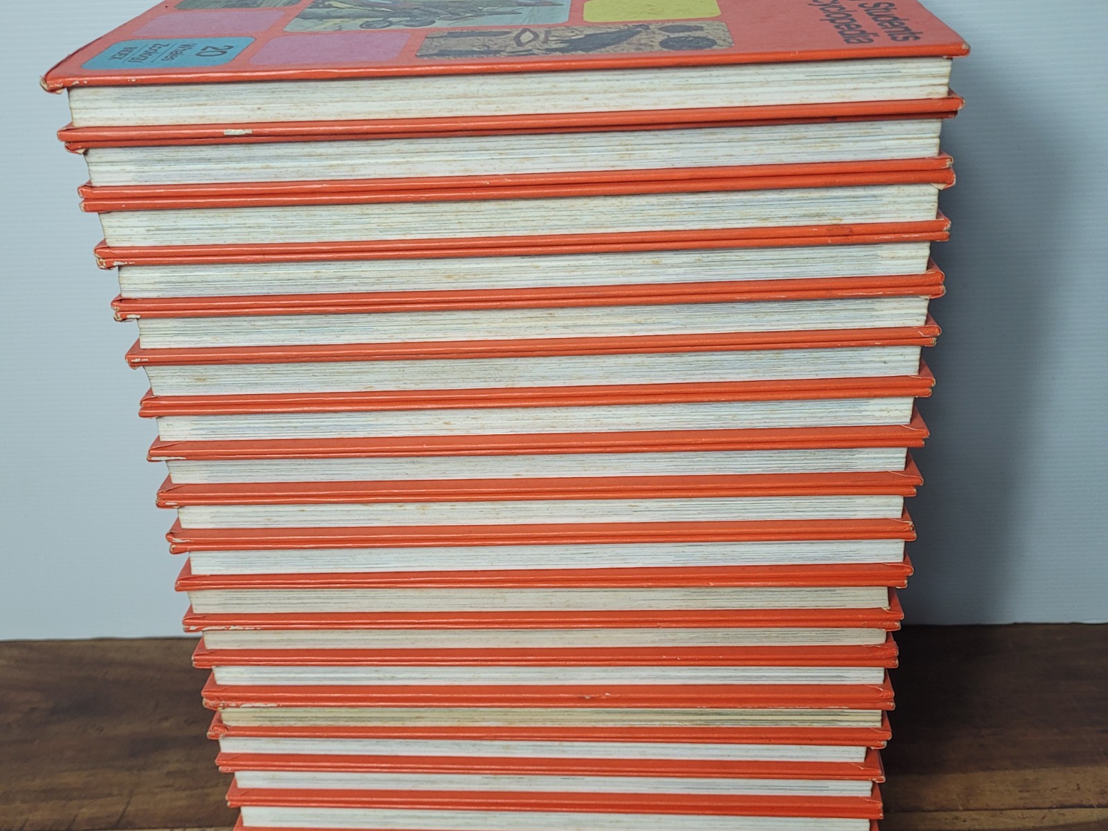 YOUNG STUDENTS ENCYCLOPEDIA (20 VOLUME SET) BY Funk & Wagnalls HARDCOVER 1972/73